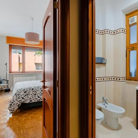 Omar House Lecce