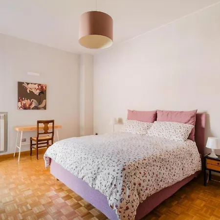 Omar House Lecce